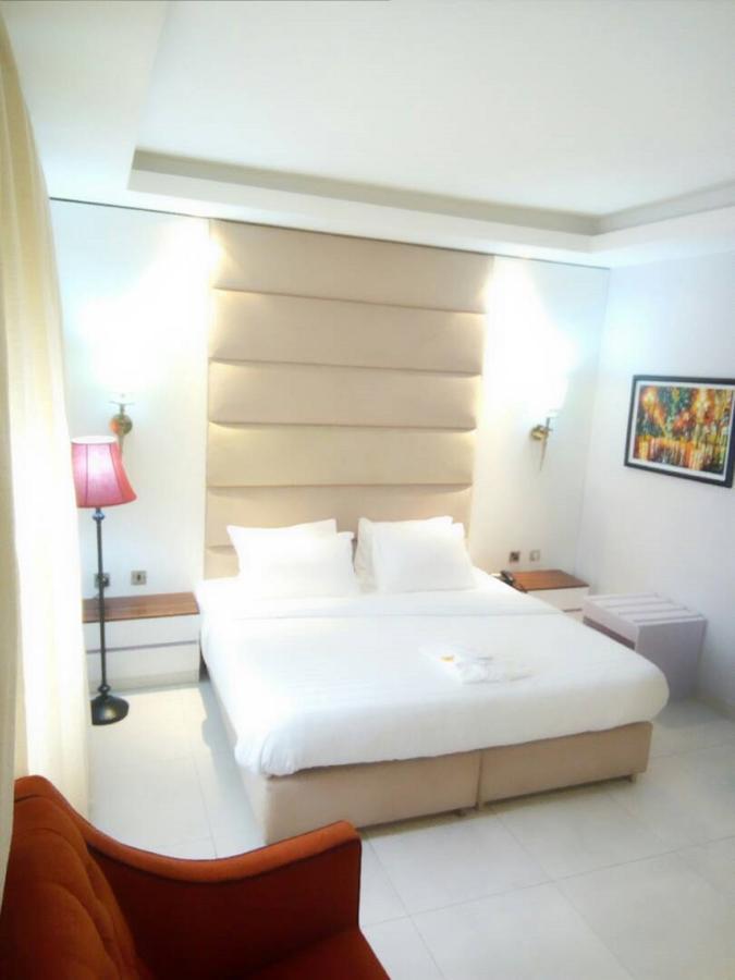 Glee Hotel Aliayabiagba 外观 照片