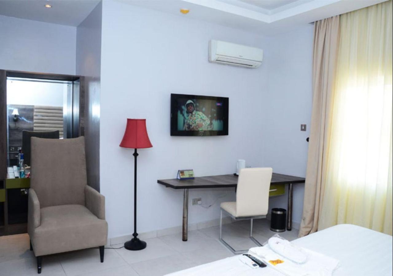 Glee Hotel Aliayabiagba 外观 照片