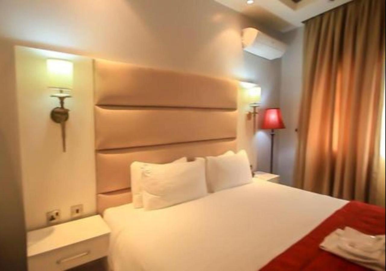 Glee Hotel Aliayabiagba 外观 照片
