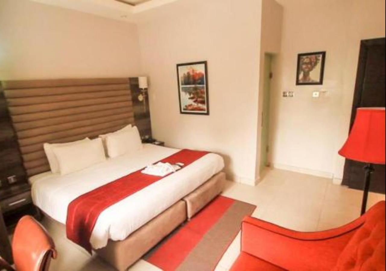 Glee Hotel Aliayabiagba 外观 照片