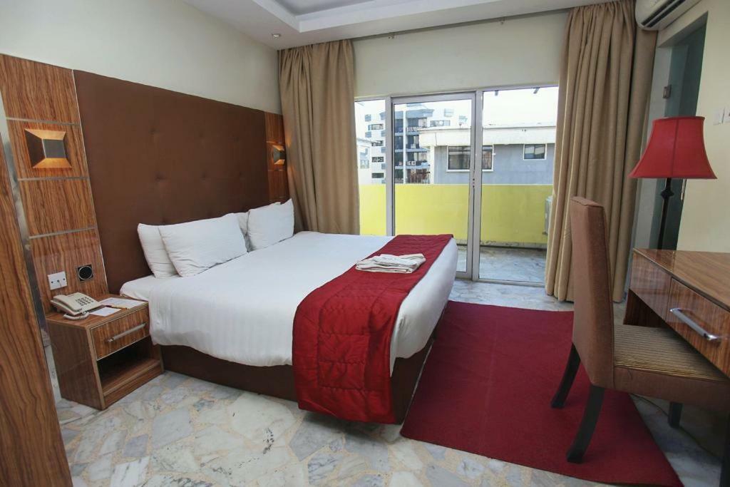 Glee Hotel Aliayabiagba 外观 照片