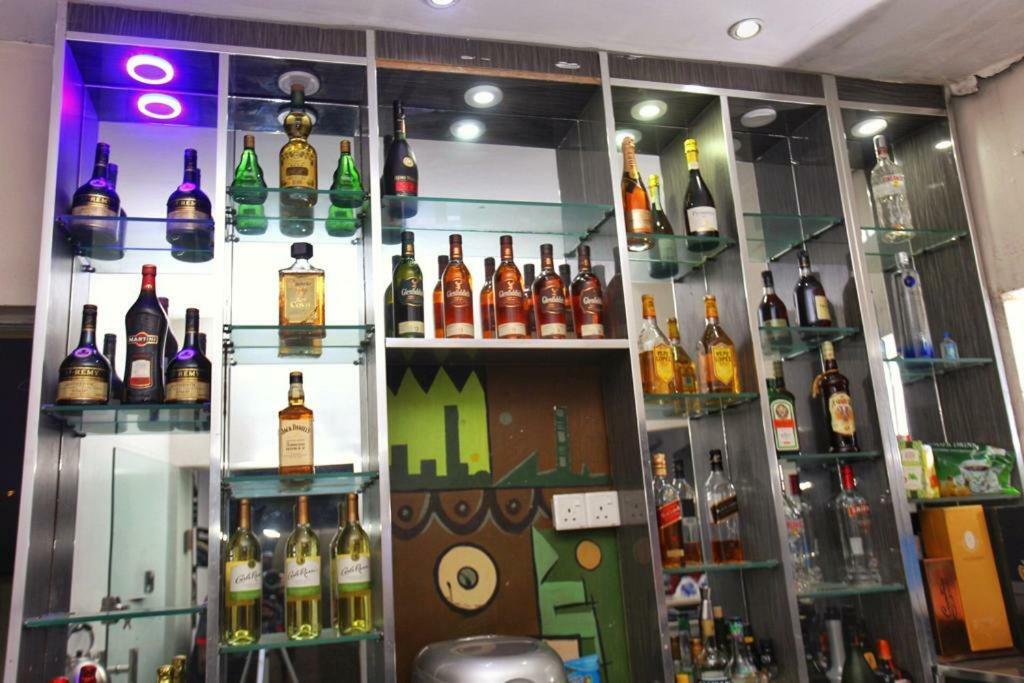 Glee Hotel Aliayabiagba 外观 照片