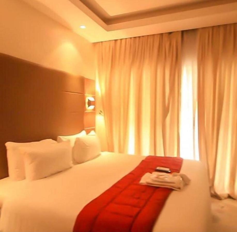 Glee Hotel Aliayabiagba 外观 照片