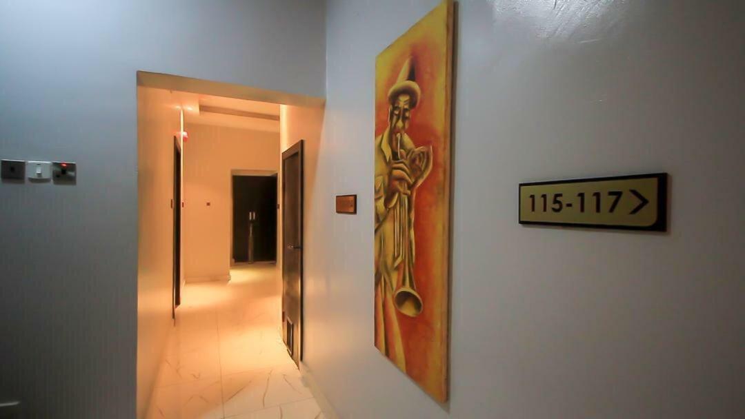 Glee Hotel Aliayabiagba 外观 照片