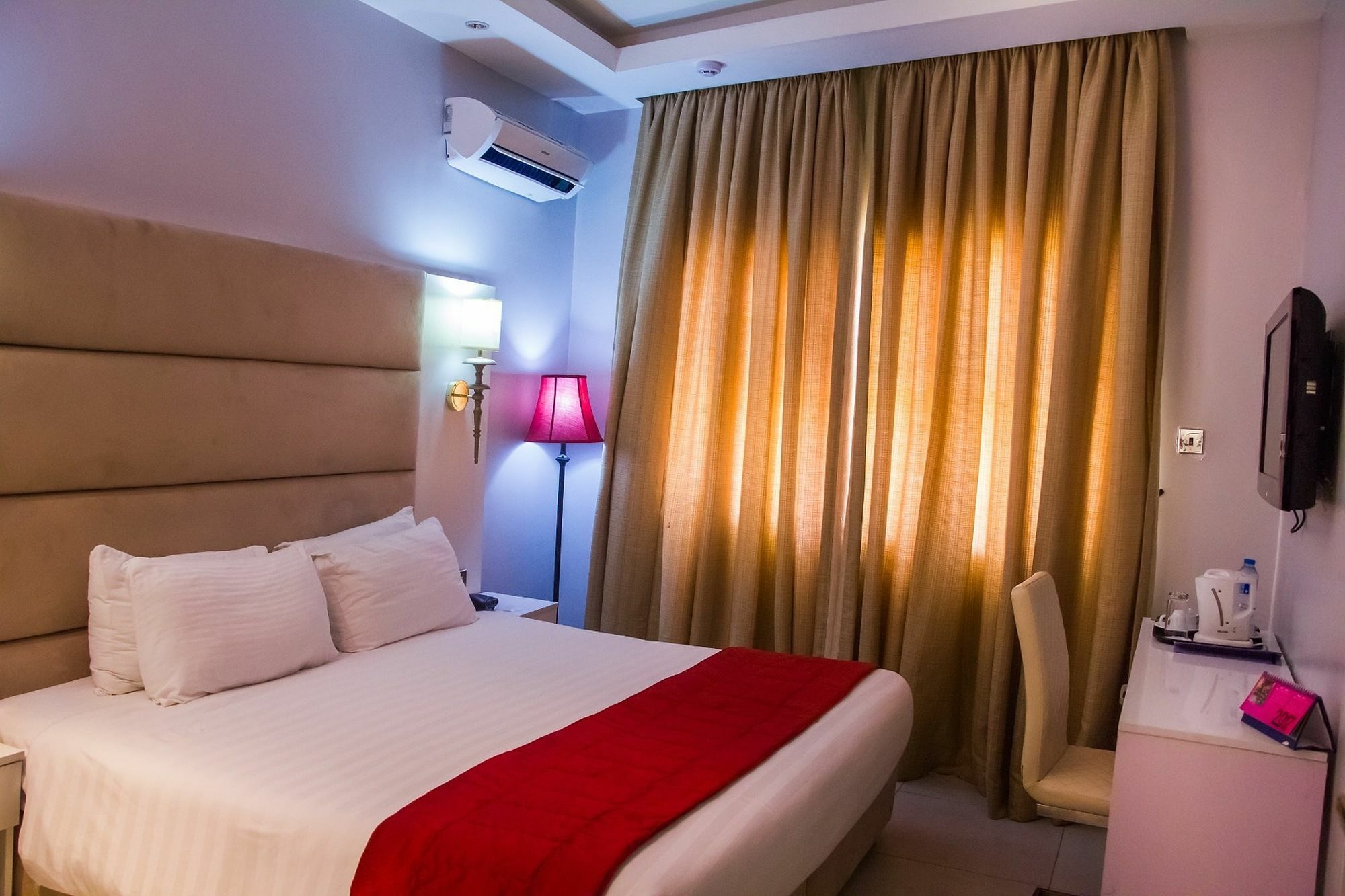 Glee Hotel Aliayabiagba 外观 照片