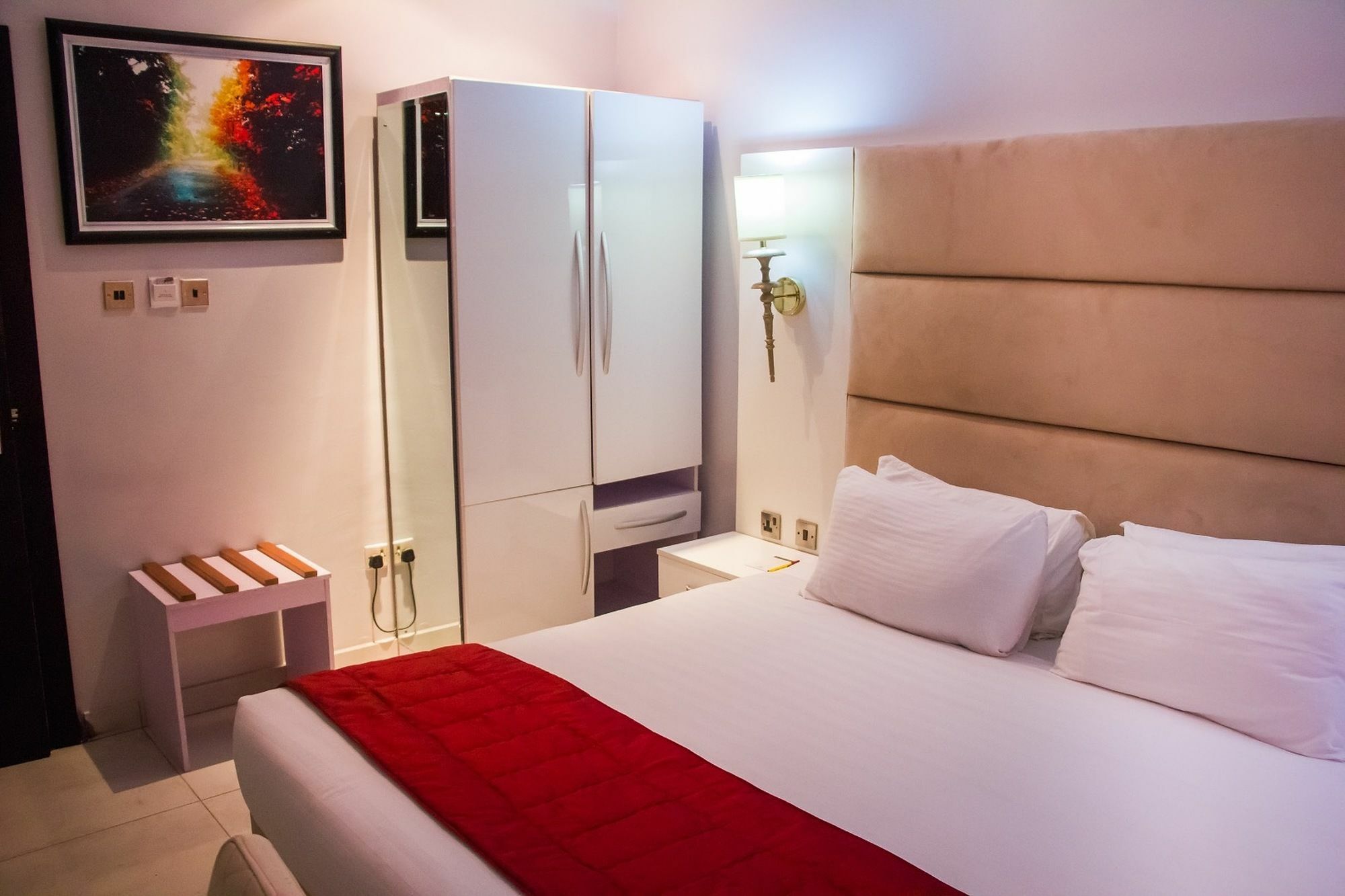 Glee Hotel Aliayabiagba 外观 照片