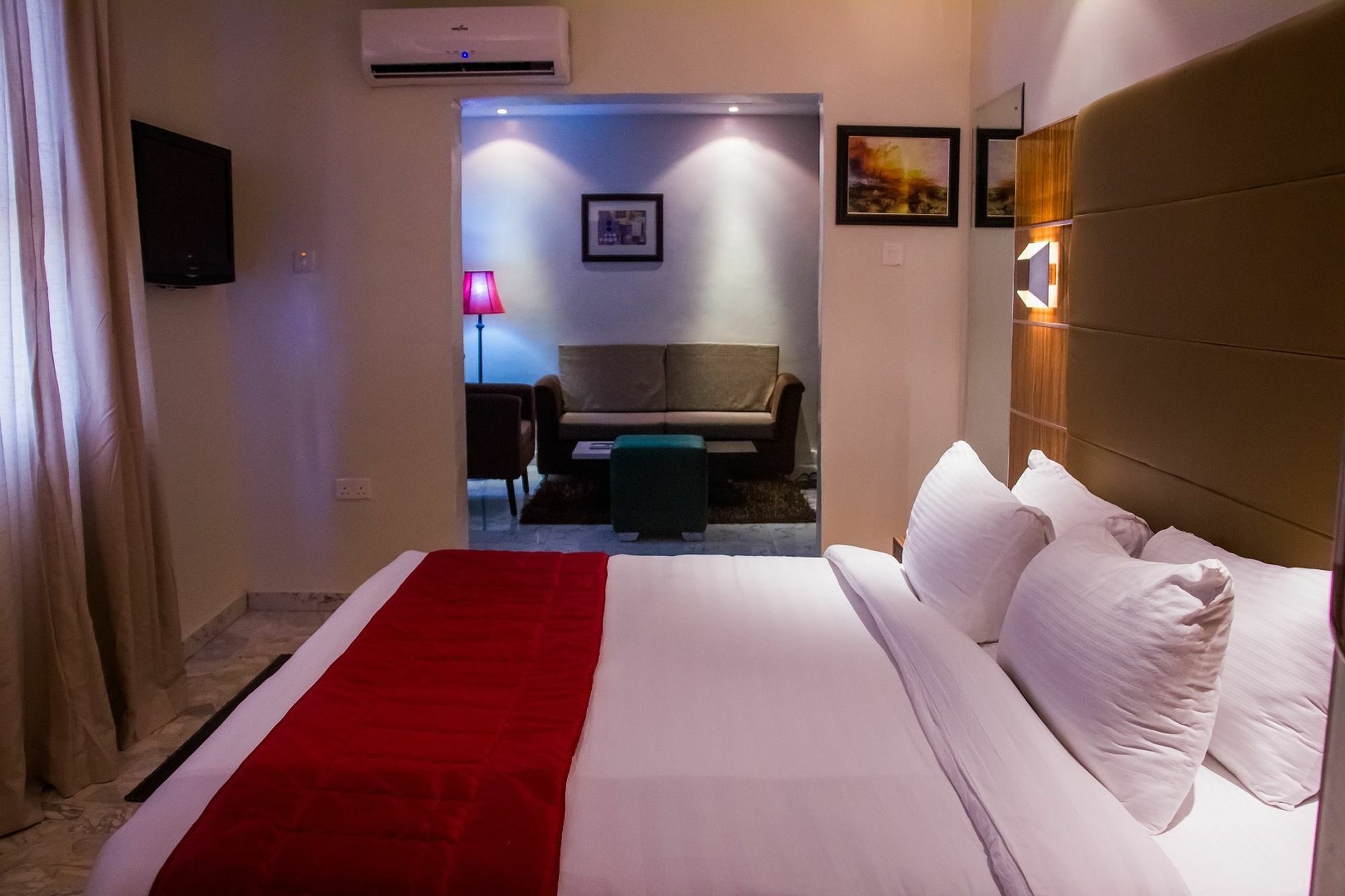 Glee Hotel Aliayabiagba 外观 照片