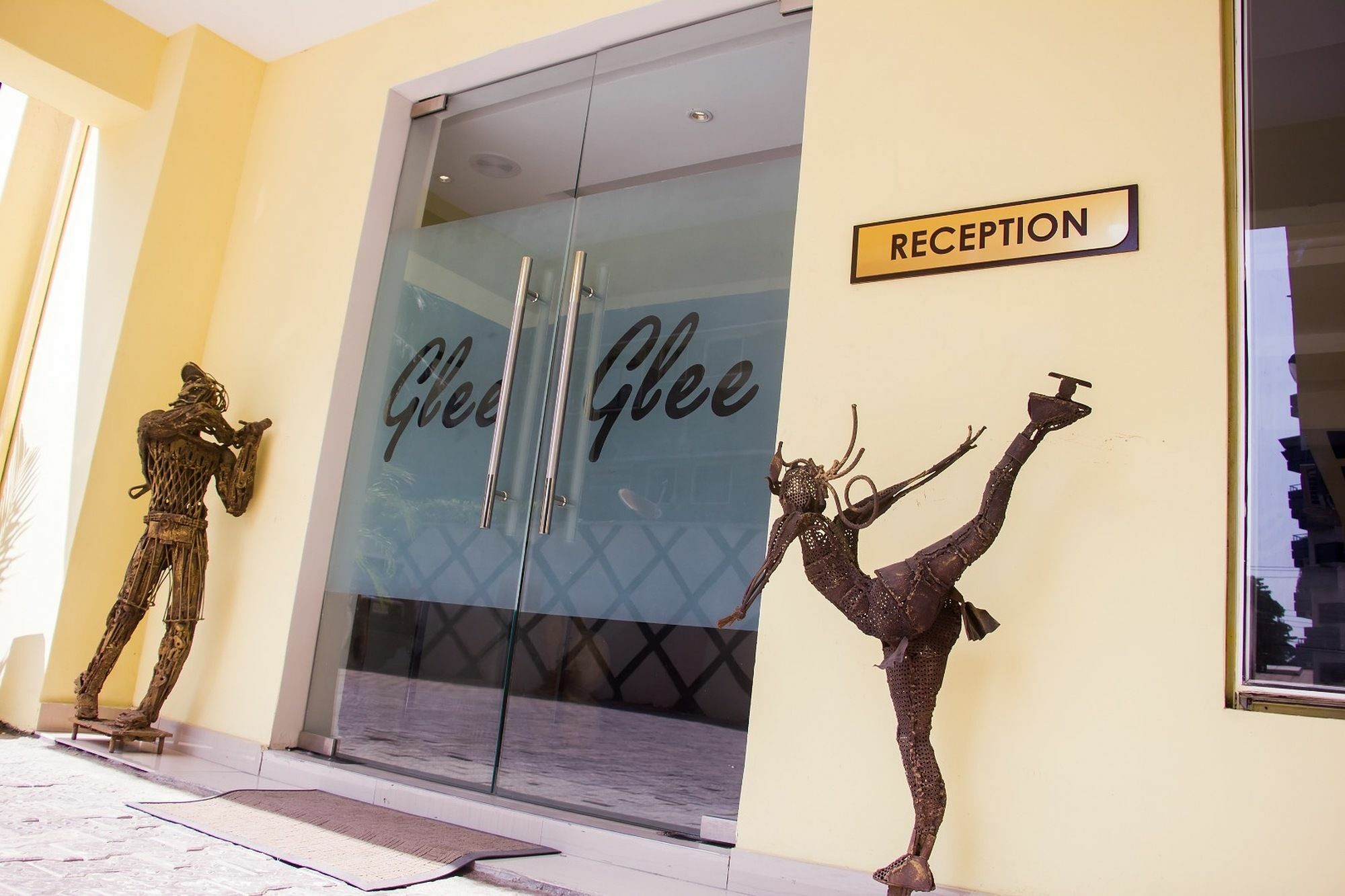 Glee Hotel Aliayabiagba 外观 照片