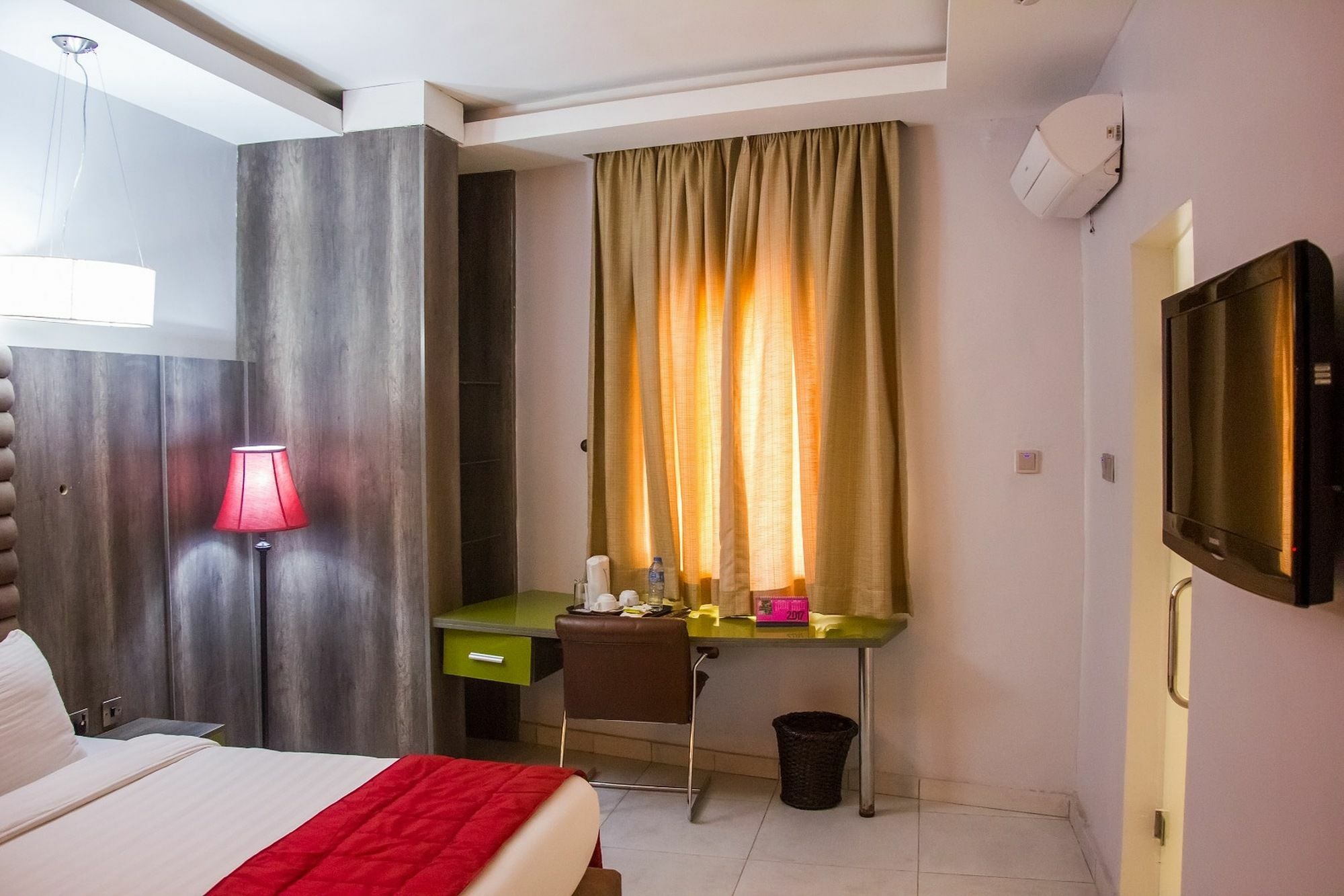 Glee Hotel Aliayabiagba 外观 照片