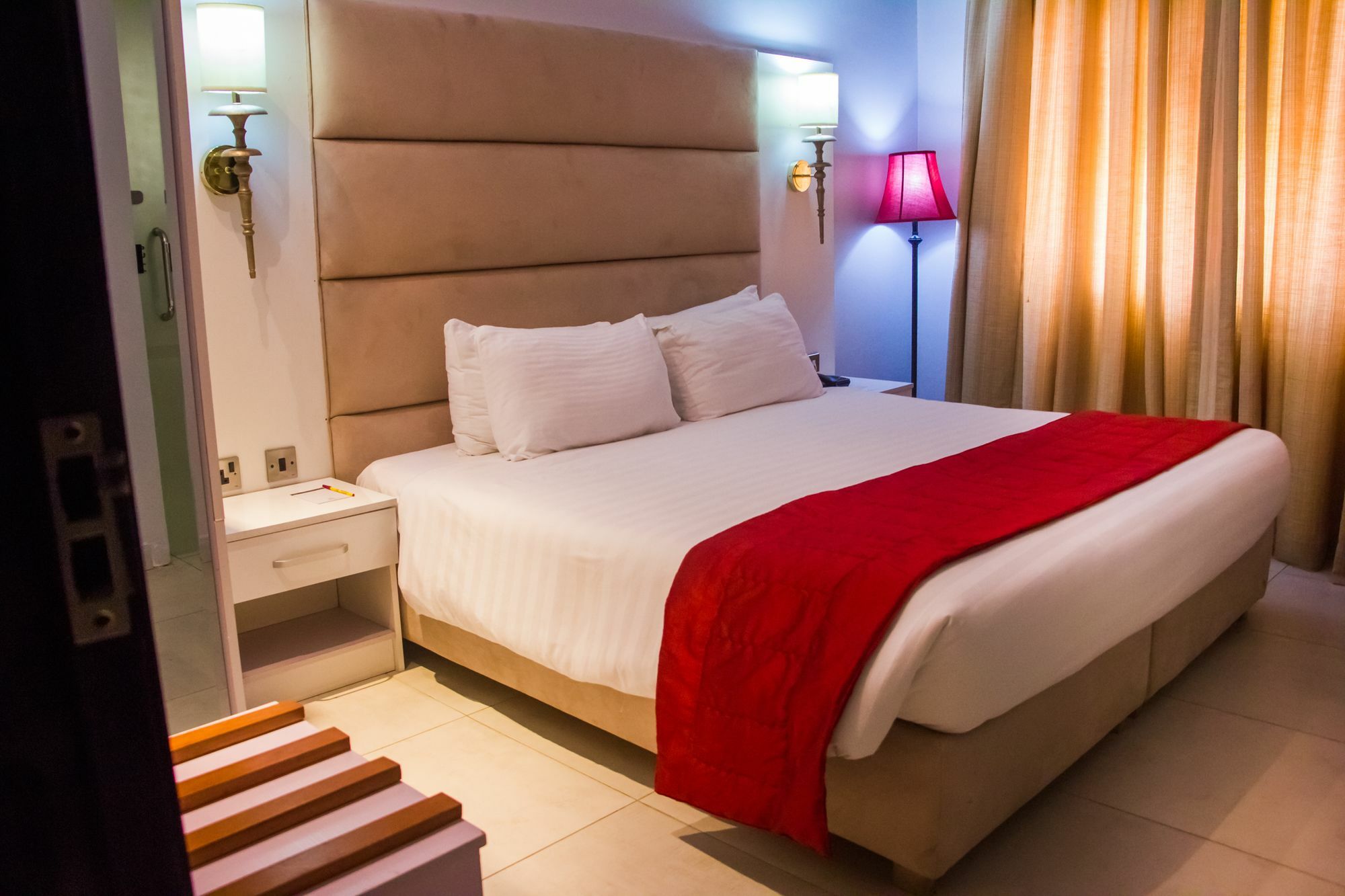 Glee Hotel Aliayabiagba 外观 照片